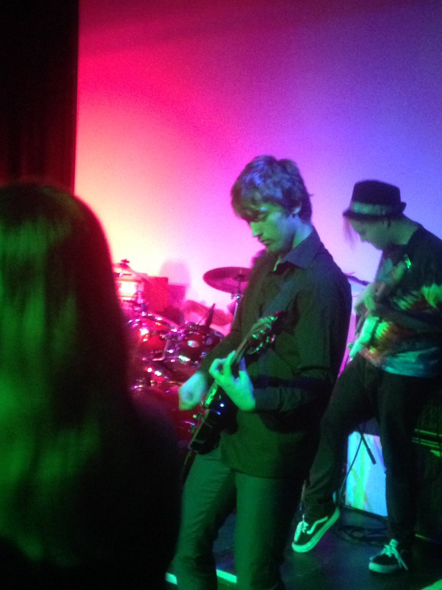 DaveHil75790200's tweet photo. Kendal College Bands #kendalcollege @Fender @sancinizamettin @jrsguitars @JoulesBowness #blacksabbeth #cumbrianbands https://t.co/kVPJkMj89b