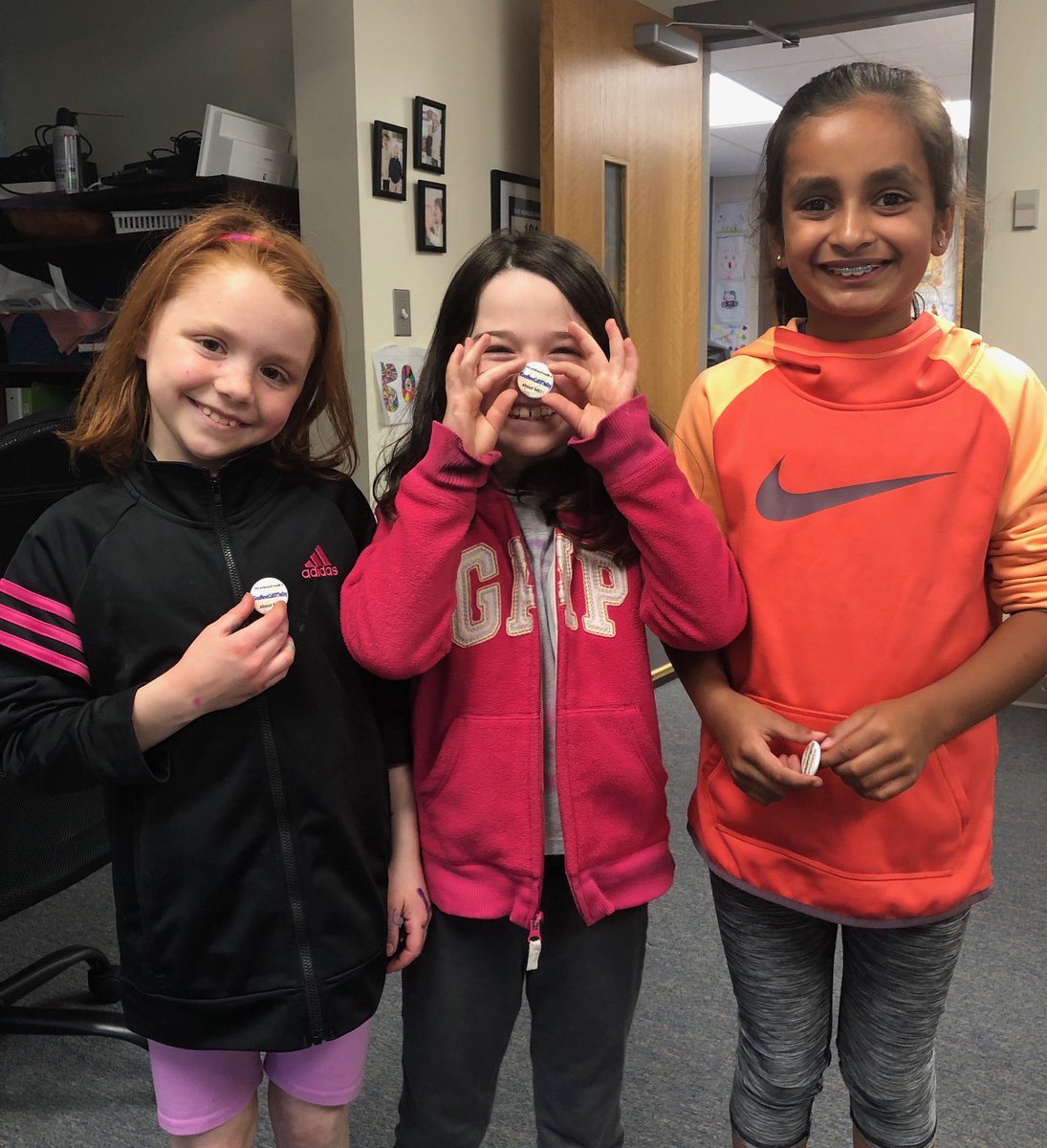 What’s better than one #GoodNewsCallOfTheDay, THREE of course! Two of these friends comforted a sad friend and our friend in the Nike gear’s teacher called her every teacher’s dream! ⁦<a href="/ClockerTalk/">Michael A. Caira, Jr.</a>⁩