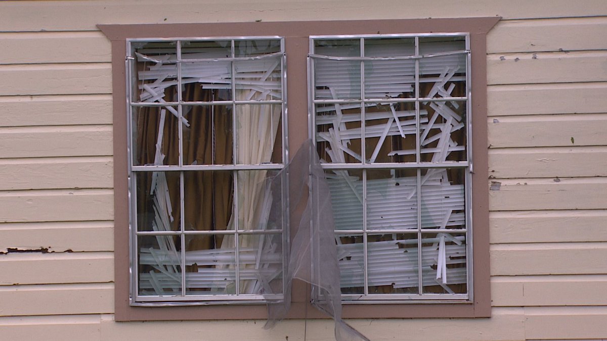 NathanKHOU's tweet photo. A devastating hail storm battered the Winewood neighborhood in NE Houston Thursday night. Residents say it sounded like machine guns hitting their roofs and north facing walls. #KHOU11 #hail #Houston #weather #storm #stormdamage https://t.co/F5dBiqJex3