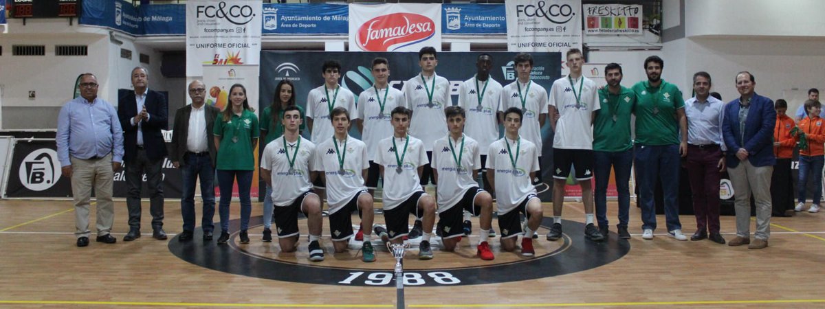 campusurteam's tweet photo. Y la siguiente en ser presentada es... @Sttefannia88. Entrenadora en @RealBetisEPlus, consiguiendo el  2° puesto a nivel andaluz y que en  breves disputarán el Camp de España. También entrenadora de la @SevillaFaB y la @fab_Andaluza. Otro lujazo de entrenadora en nuestro campus. https://t.co/PJRxGNNqGs