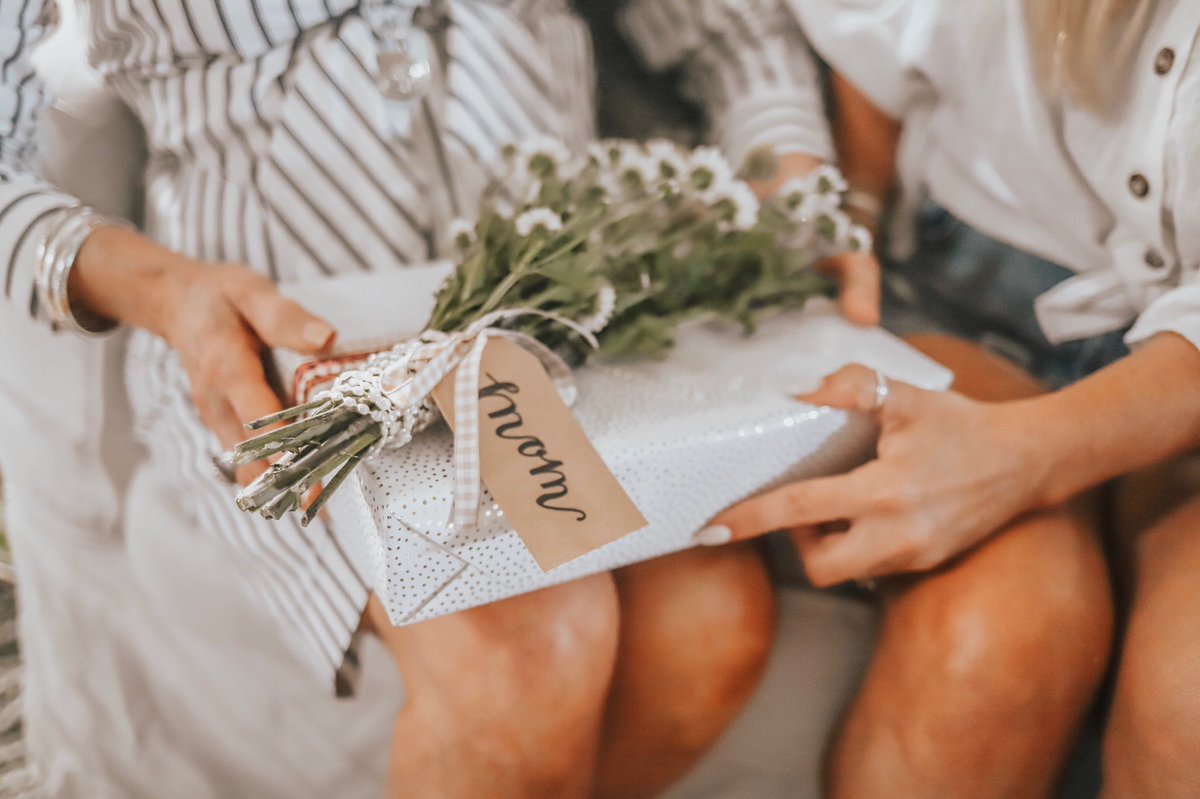 Who will admit that they haven’t bought their lovely mom a gift yet?? #ad Practical gifts are always the best for my mom. So, I stopped at  our local @shopstagestores picked out some great fragrances. They have so many great gift sets for Mother’s Day. #onanystage