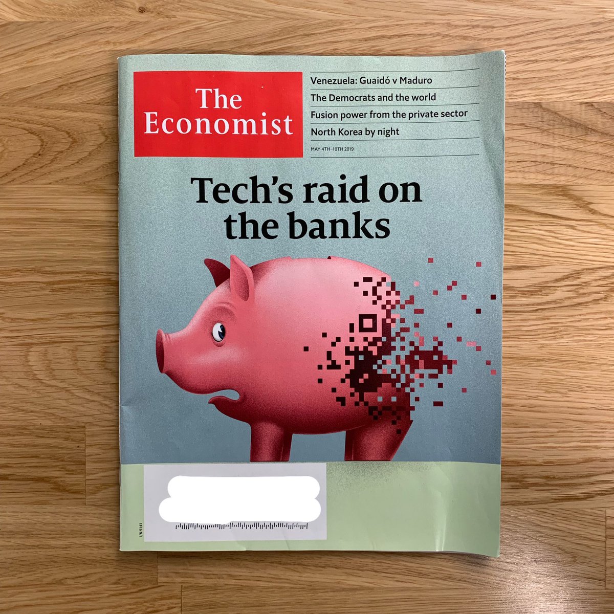Love the cover of this <a href="/TheEconomist/">The Economist</a> issue 🏦💰