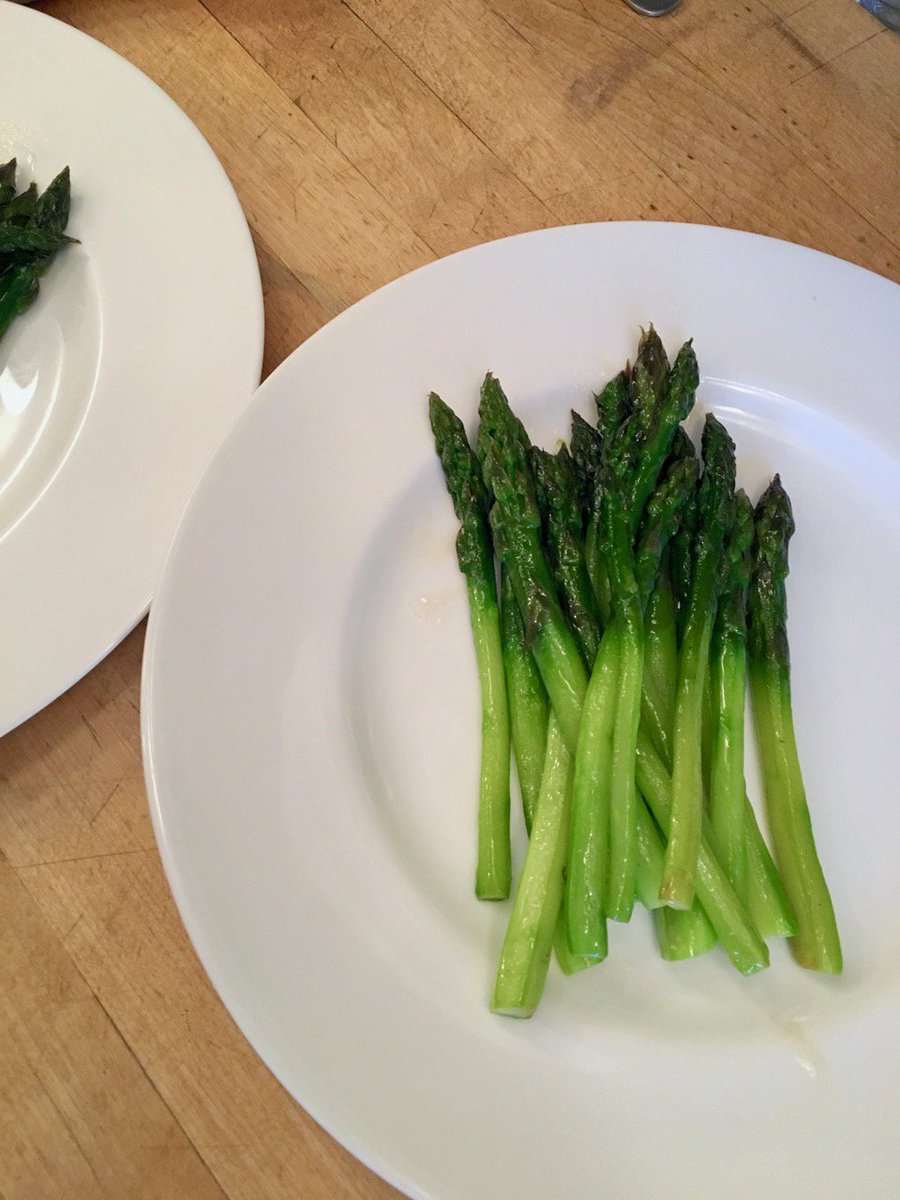 Edward Schneider tweet media