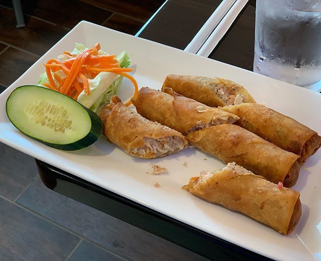 rsun0525's tweet photo. #friedspringrolls #vietnamesefood #netde #igdelaware #thehungryeyes #food #foodporn #instafood #foodstagram #foodgasm #yummy #delicious #letsguide #follow #followme #maryland https://t.co/CualPVPZoT https://t.co/BmfjwCINLl