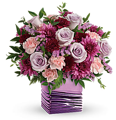 sonshinealways's tweet image. What I ordered vs. what my mother received from @Teleflora Certainly not the premium arrangement I paid for.  #Teleflora #TelefloraFAIL #notthefirsttime #certainlymylast #youdontgetwhatyoupayfor #falseadvertisement #bateandswitch