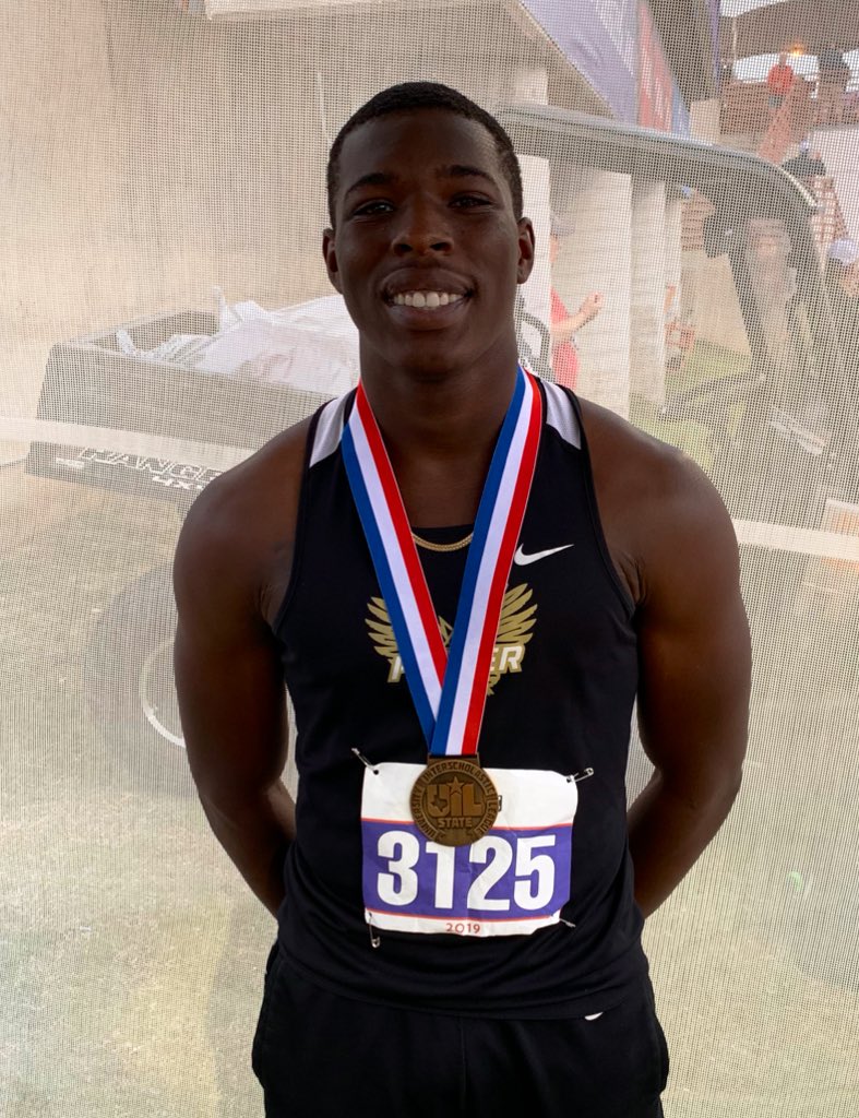 Duns_more's tweet photo. .@fostertrack’s Amryn Williams takes home the bronze in the 5A boy’s triple jump https://t.co/4JqMcfHAVx