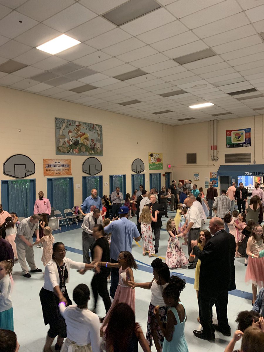 RicheyPrincipal's tweet photo. Isn’t she lovely... Princess Ball 2019 #RicheyProud #PrincessBall https://t.co/KTD9P9R9wQ