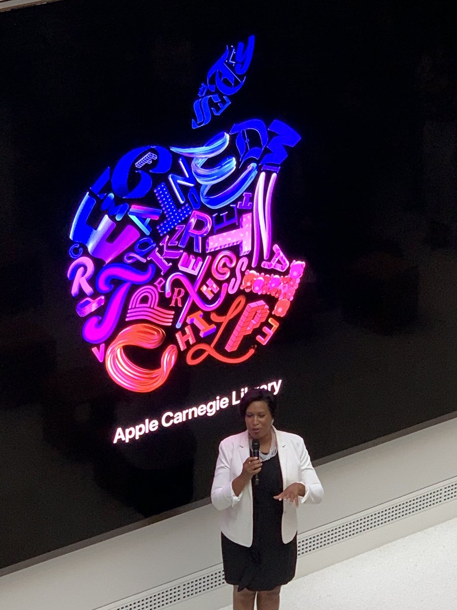 DanSimonsSays's tweet image. The @Apple has landed. #AppleCarnegieLibrary #AppleCL #apple