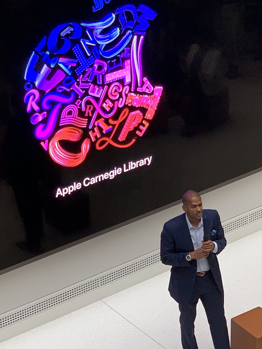 DanSimonsSays's tweet image. The @Apple has landed. #AppleCarnegieLibrary #AppleCL #apple