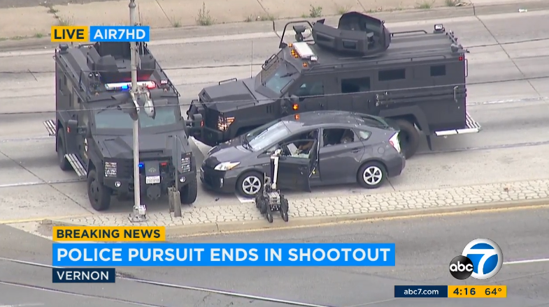 ABC7's tweet photo. #LIVE: BearCats continue surrounding suspect vehicle as robot inspects https://t.co/Dhuykk2IlQ https://t.co/kSmSauwhbD