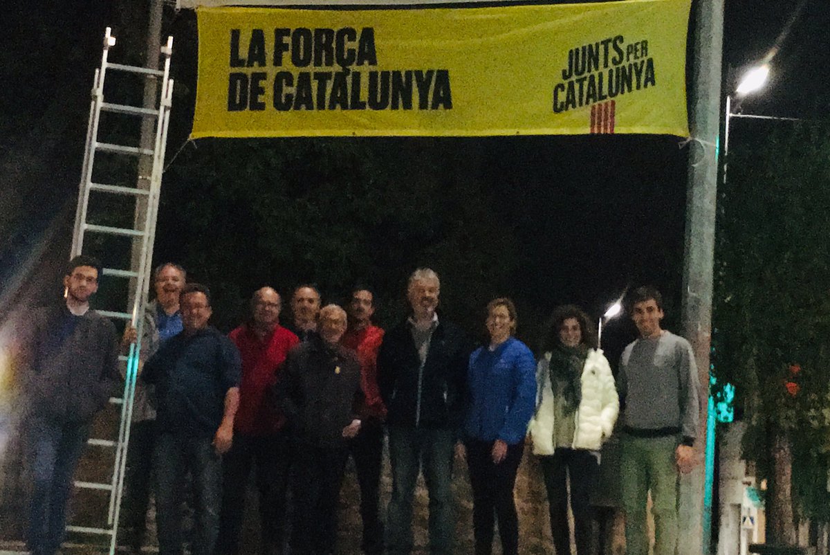 JuntsXcastell's tweet photo. Junts treballarem pel poble
Junts treballarem pel país
Fem-ho junts
Junts ho podem fer tot

🎗 #LlibertatPresosPolítics https://t.co/0YhioUBupy