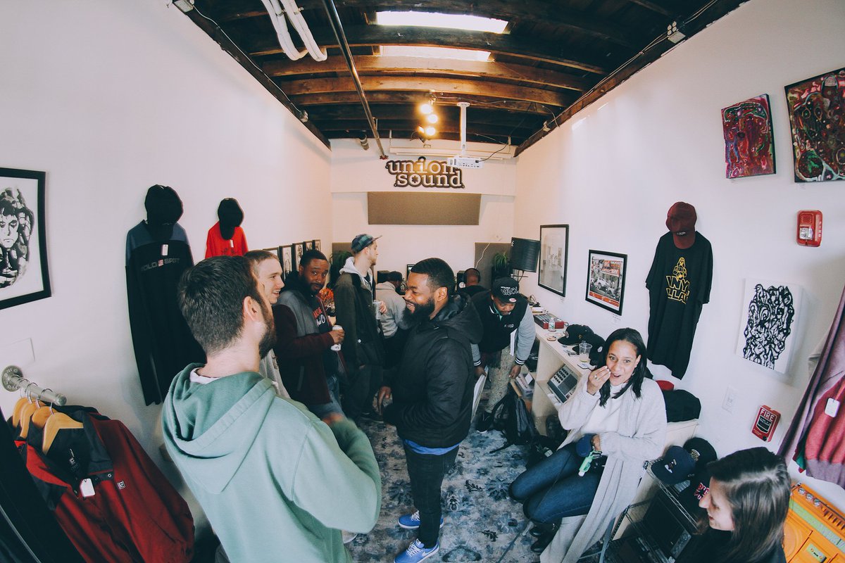 TheShiftBOS's tweet image. Grateful to be part of such an incredible community.

Producers, musicians, music FANS, rappers, singers, photographers, business men &amp;amp; women, visual artists, engineers... The list goes on and on. 💙

📸: @thearcitype 
#TheShiftBOS #RepNewEngland