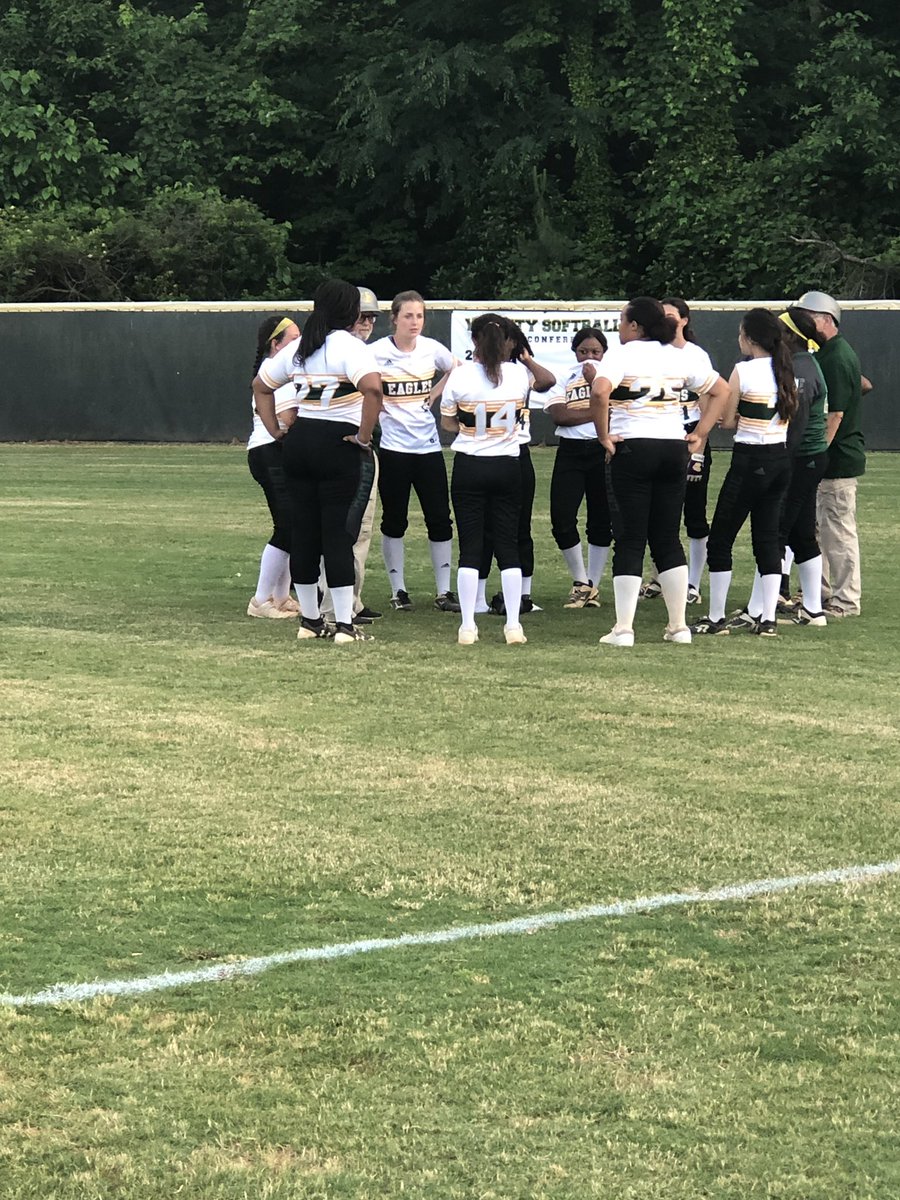 wchavis's tweet photo. Proud of these Eagles! Although they fell short in tonight’s playoff game, they demonstrated great strength, grit &resilience. And let’s not forget, they were undefeated in conference play and are CAP 7 Champions! Proud of this team! #EnloeLegends Congrats Coach @fields_harry https://t.co/Q1GD4z4Blc