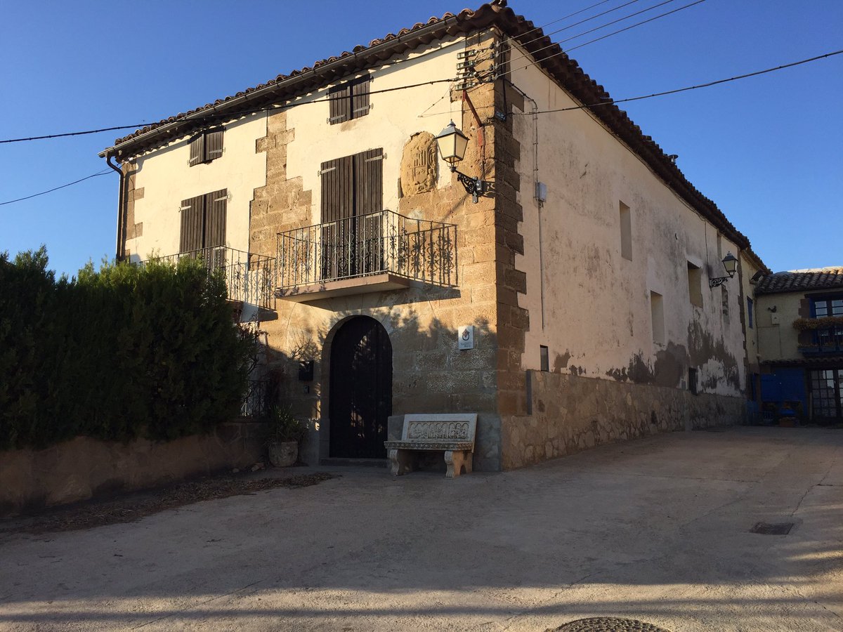 SOShu324's tweet photo. #Chibluco.  Pequeño #pueblo a unos 12 km de #Huesca , por la #carretera #hu324, pasado el #embalsedemontearagón. Venid a disfrutar sus vistas y su entorno, a los pies del #saltoderoldan . Merece la pena!!! #BuenFinde #EspañaVaciada @CH_Ebro @GobAragon @HoyadeHuesca https://t.co/R9hwli3dbn