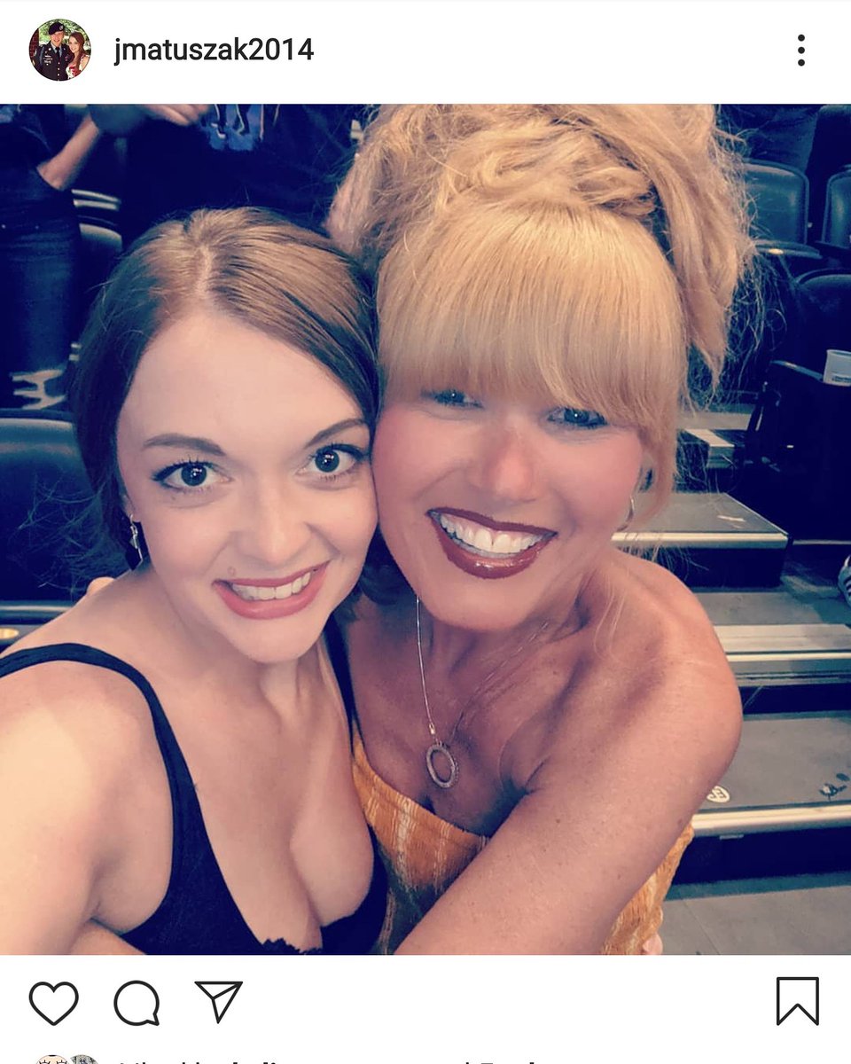 kimmieowens's tweet photo. Had the best time at the @NKOTB  concert with my bestie 💓It was my first time seeing them @jordanknight  @DonnieWahlberg  @dannywood  @joeymcintyre  @JonathanRKnight  did not disappoint! They were phenomenal 💓I had the time of my life! https://t.co/ZmcXvUDKsJ