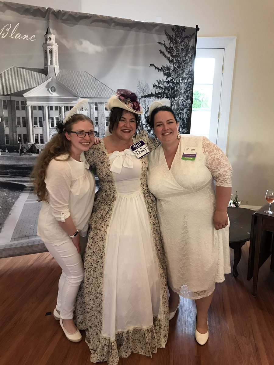 nitesea's tweet photo. At Women for Madison En Blanc Dinner with my pal Dolley!#W4MSummit #DolleyDolley @Kaceydian @LindsayAldrich https://t.co/C4qYYqVkVq