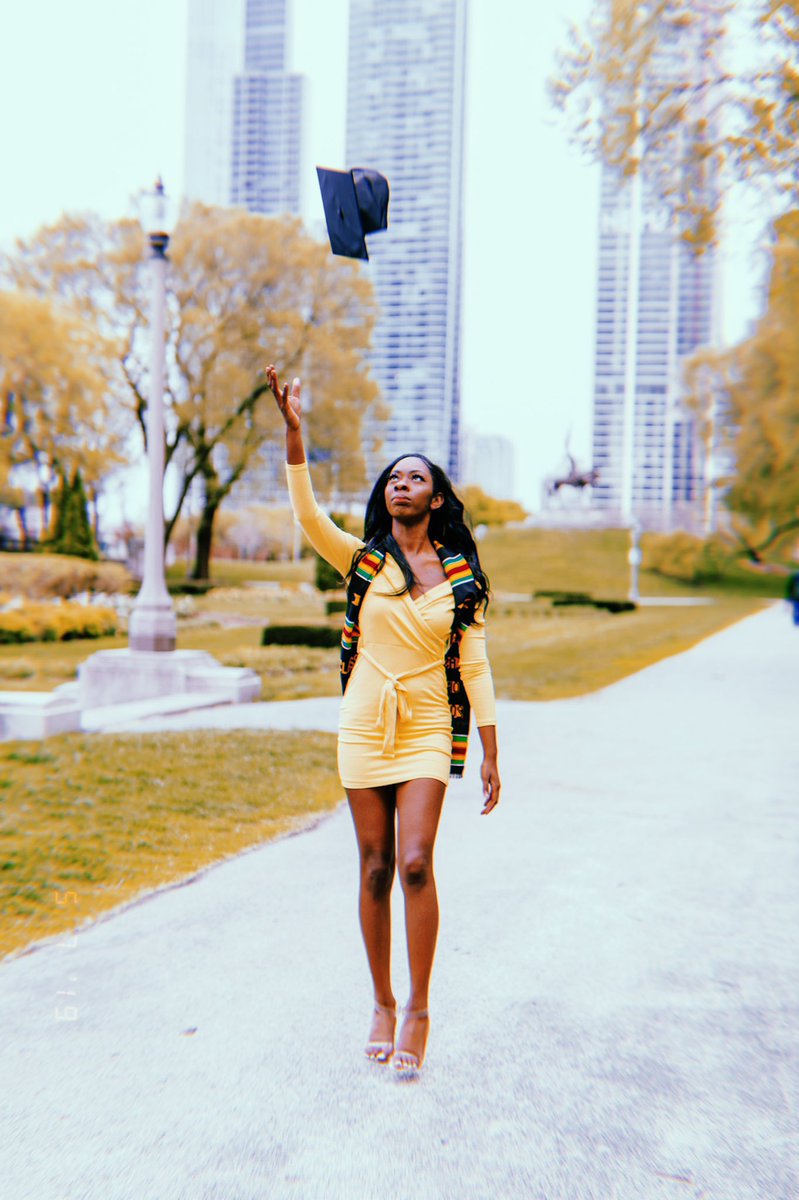 LoveJessieee's tweet photo. 🎓✨ I turned my dreams into something bigger! #Classof2019 #CCCGrad #BlackGirlMagic https://t.co/BhTV0dCK1e