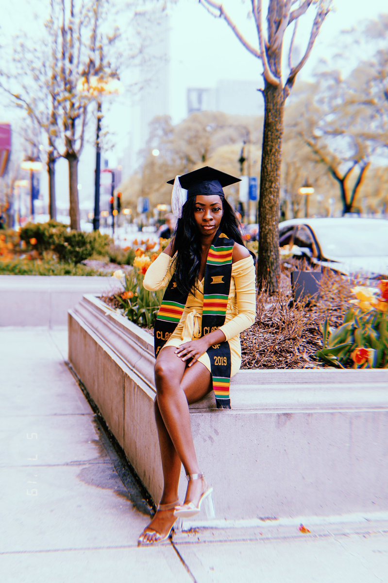 LoveJessieee's tweet photo. 🎓✨ I turned my dreams into something bigger! #Classof2019 #CCCGrad #BlackGirlMagic https://t.co/BhTV0dCK1e
