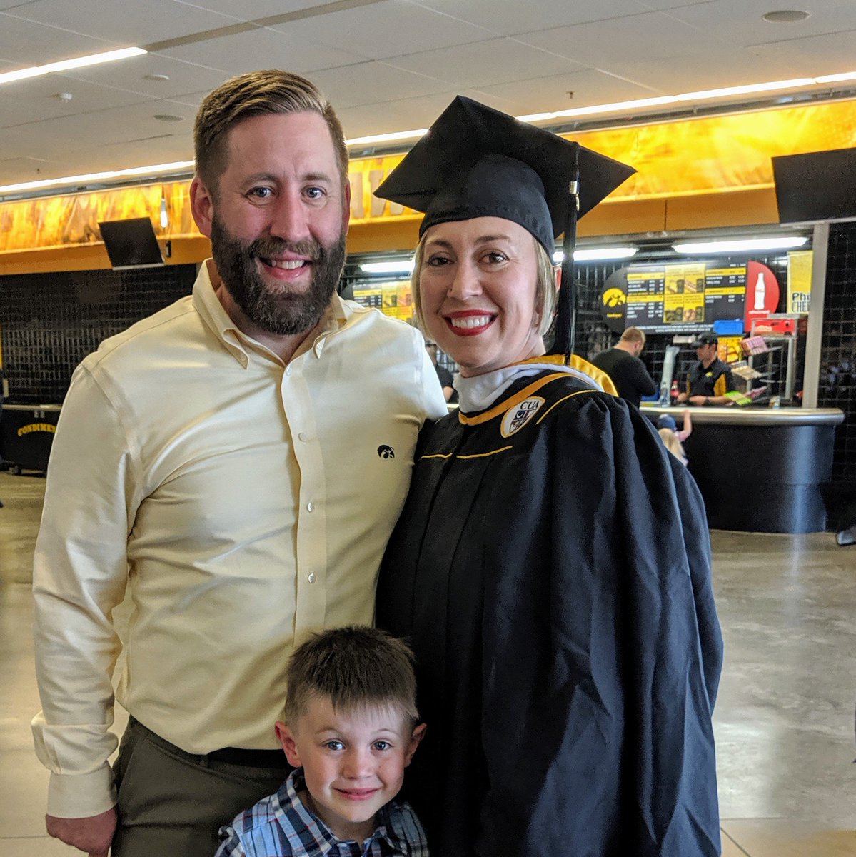 Brad_Bolender's tweet photo. Congratulations, Katy Bolender! We love you! #UIGrad19 @UIGradCollege @UIowaEducation https://t.co/jWBpaRJRia