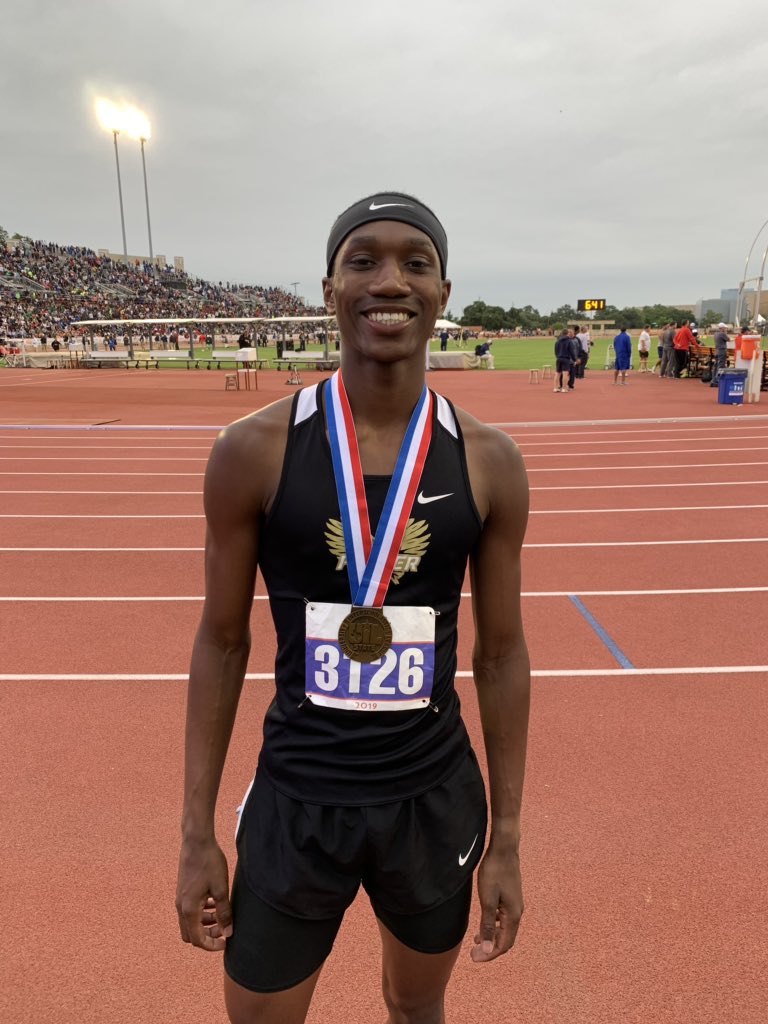 Duns_more's tweet photo. .@fostertrack’s Collin Williams finishes his 3rd trip to state with a bronze in the 5A 800-meter run #uilstate https://t.co/gM04cqKTC8