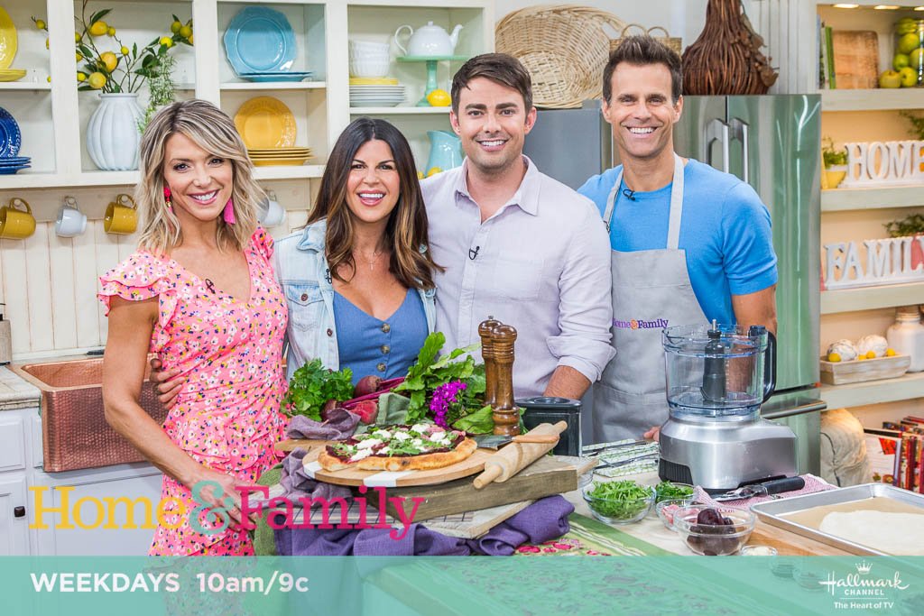 HomeandFamilyTV's tweet photo. #HallmarkStar @JonathanBennett  and @ChefNikkiMartin are the authors or #TheBurnCookbook and TOMORROW at 10am/9c on @hallmarkchannel they’re throwing down some serious culinary skills! https://t.co/b7dlKYifvS