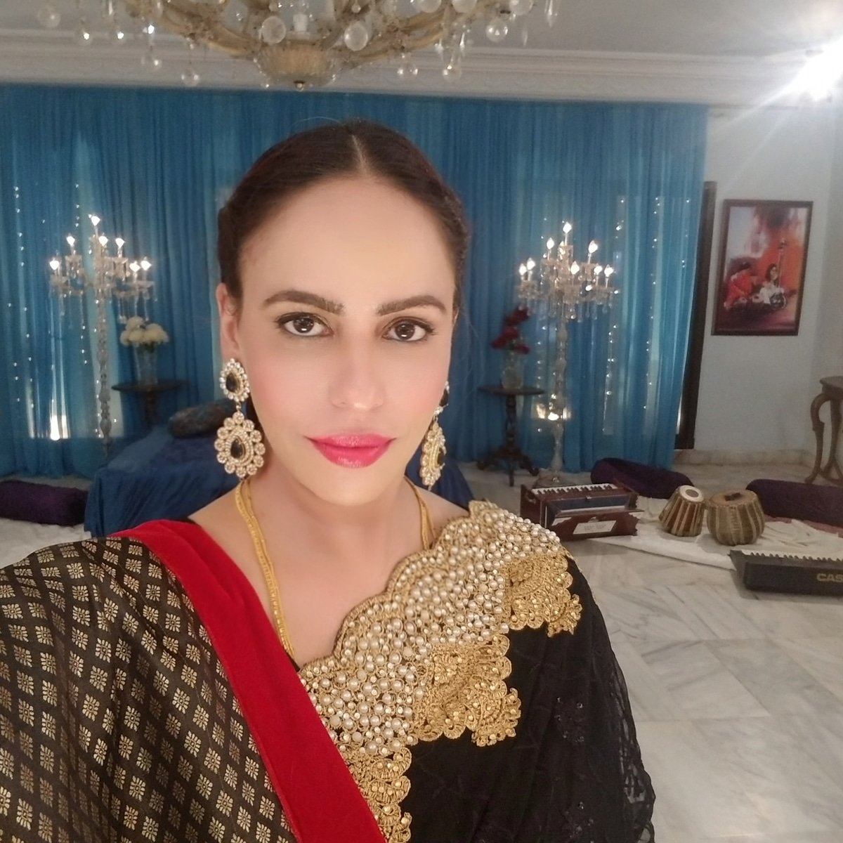 zainaconda's tweet photo. GulNaaz🦋⚘
Sehri PackUp~long night's trek into dawn💖
#dewareshab #humtv #mdproductions https://t.co/lLRmcnD5wH