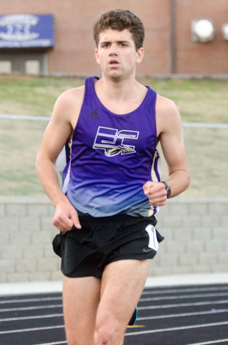 CowetaScore's tweet photo. BREAKING NEWS
@EastCowetaHigh junior Kyle Harkabus repeats as Class 7A state champion in the 1,600 meters with a season-best effort of 4:16.44 by six seconds. https://t.co/uZbKxuI4li