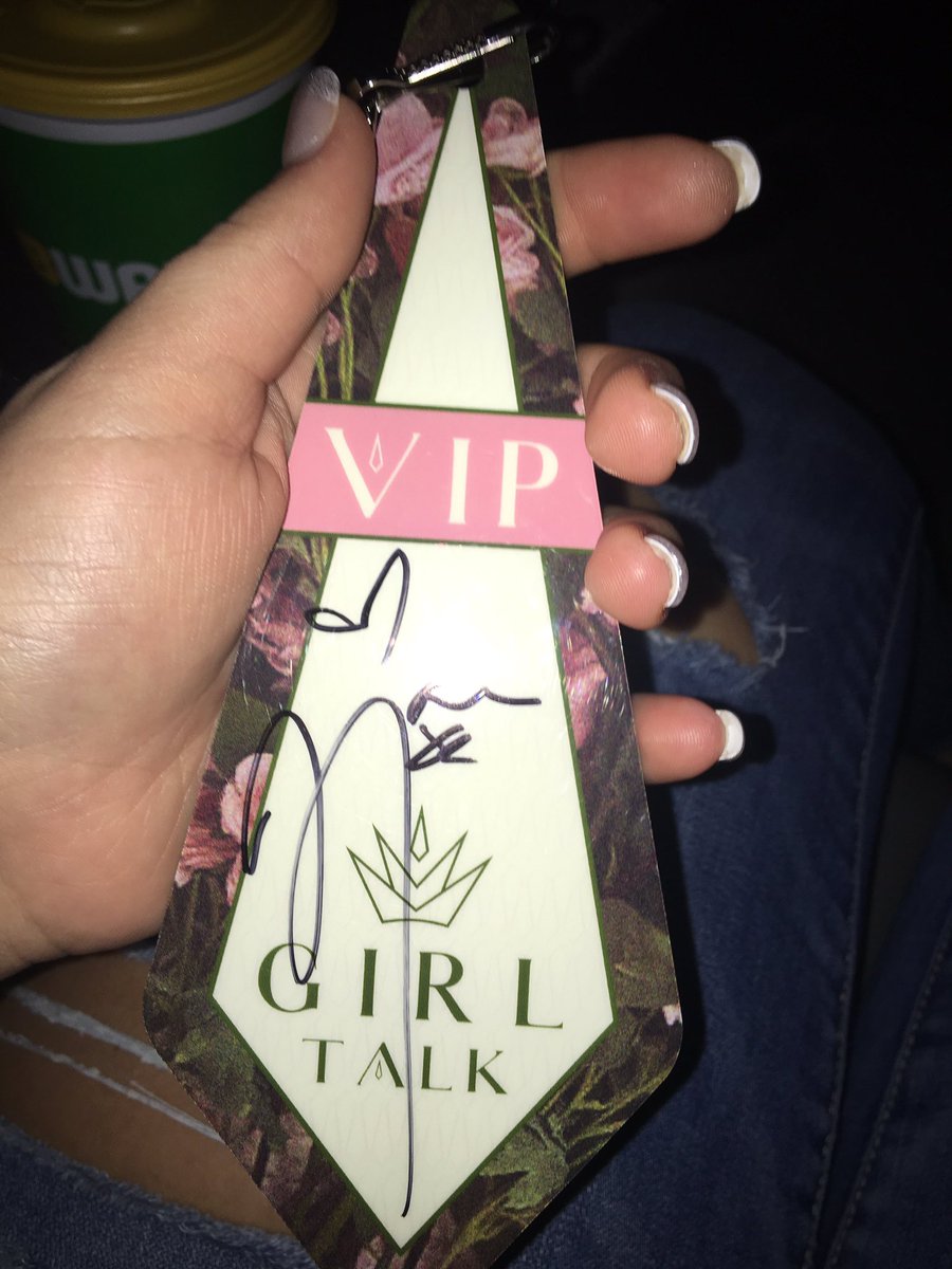 Skylerrh26's tweet photo. vip entry, pre-show, new friends, front row, and meet and greets. This was the best night💓 @MarenMorris @katlinowen @RaeLynn #girlworldtour #marenmorris #girl #waitedoutside #hotguitarist #katlicks #letsgetrowdy #recognizedmefromtheshow #stlouis #thepageant https://t.co/89ZDuaRi7l