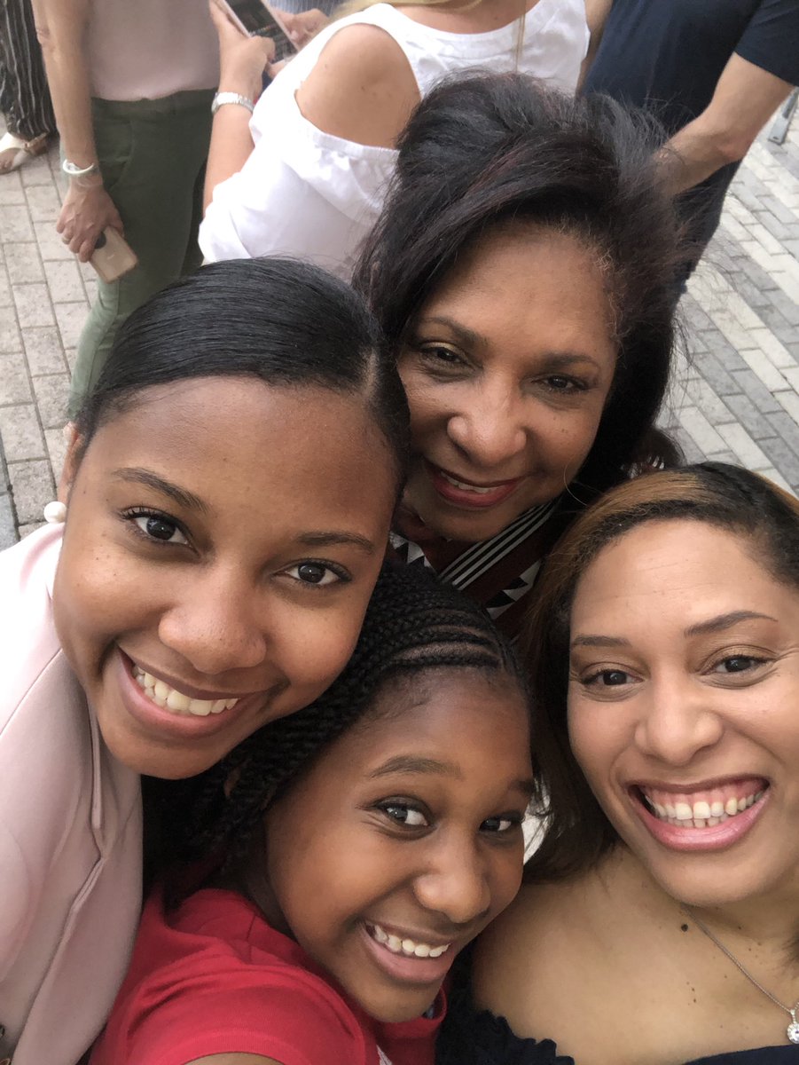 mkayeadams's tweet photo. 3 Generations here for @MichelleObama #IAmBecoming https://t.co/R0gAd2um3W