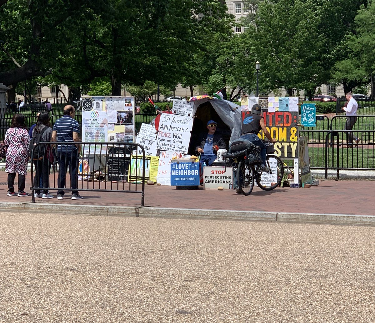 VazquezLMS's tweet photo. Longest running protest in America @lmsdchunt @LMSDCTrip2019 #VazquezVibes https://t.co/208ThOT0vh