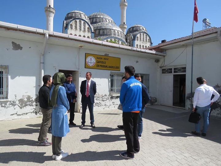 midyatilcemem's tweet photo. Okul Ziyaretleri Sürüyor 
İlçe Milli Eğitim Müdürümüz Abdulkadir Altay, okul ziyaretlerini #Çavuşlu #Çok #Programlı #Anadolu #Lisesini ziyaret etti. Öğrenci ve öğretmenler ile bir araya geldi. Başarılar diledi.@ziyaselcuk @yakup1219 @haldehs https://t.co/jUvmY9Hwla
