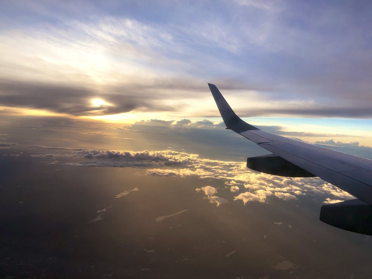 Emjay1028's tweet photo. Nice #sunset views to welcome me home tonight! #ViewFromEveningCommute #DCA to #BOS #Travel #BusinessTravel #ViewFromSeat20A #BusySeason https://t.co/ZQFClTp7WO