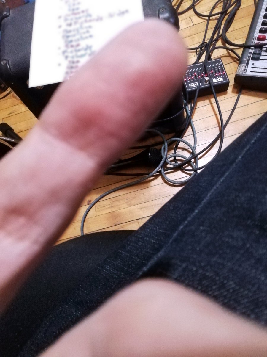 ThAutisticAvngr's tweet photo. "I've got blisters on my fingersss!" πΈ #IveGotBlistersOnMyFingers #actuallyAutistic #AutisticSelfAdvocate #ProudlyAutistic #Studiotime #AutismAcceptance #Autistic #Autism #AutisticMusicians Advocacy music soon ! π https://t.co/o4cMQLt3hS
