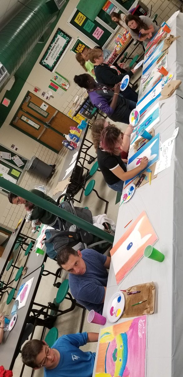 BritainErin's tweet photo. #BISDshines at Paint Night fundraiser hosted by a mentor group of students! https://t.co/ROXBjUC8nc