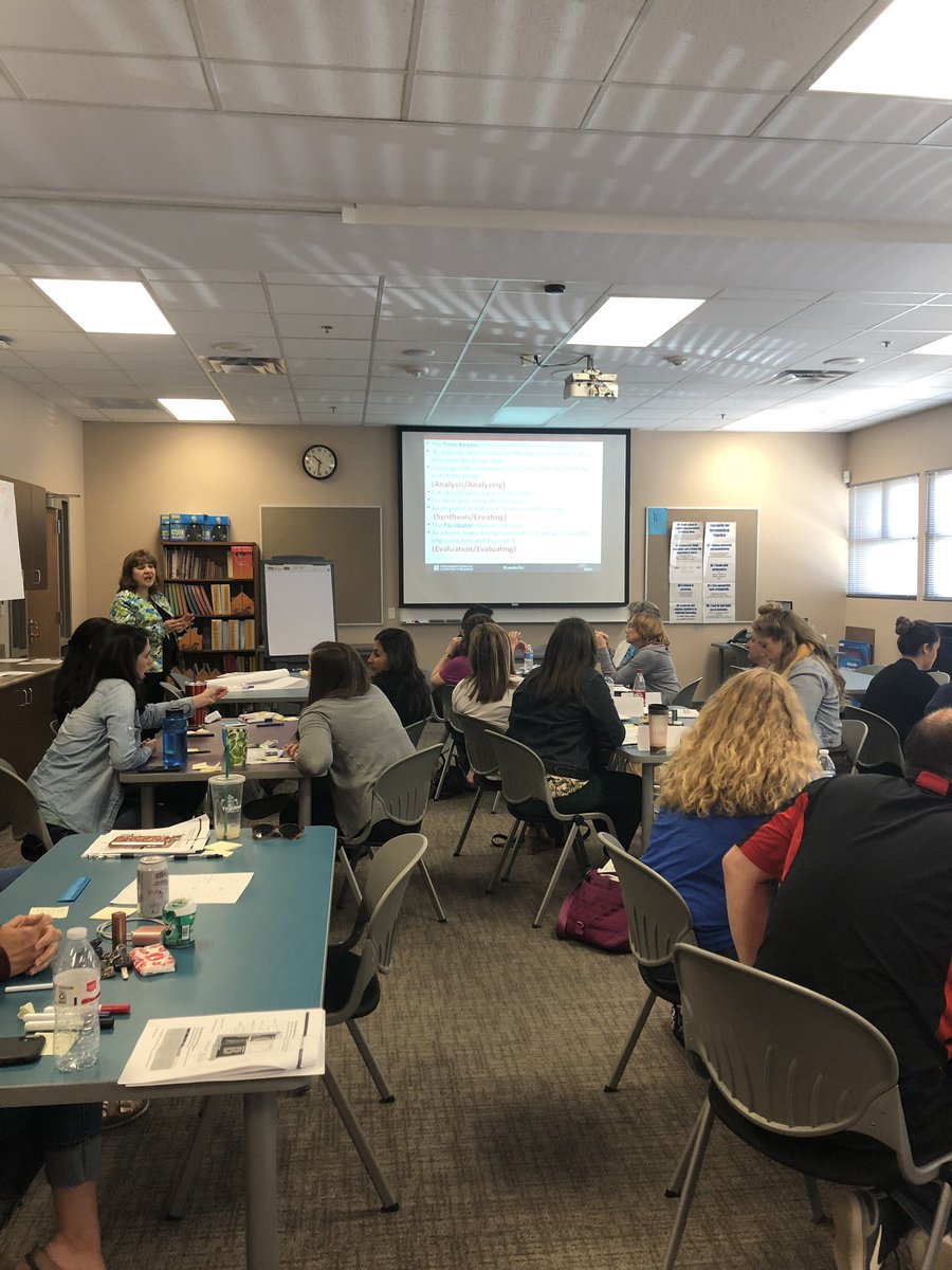 Monica Romero tweet media