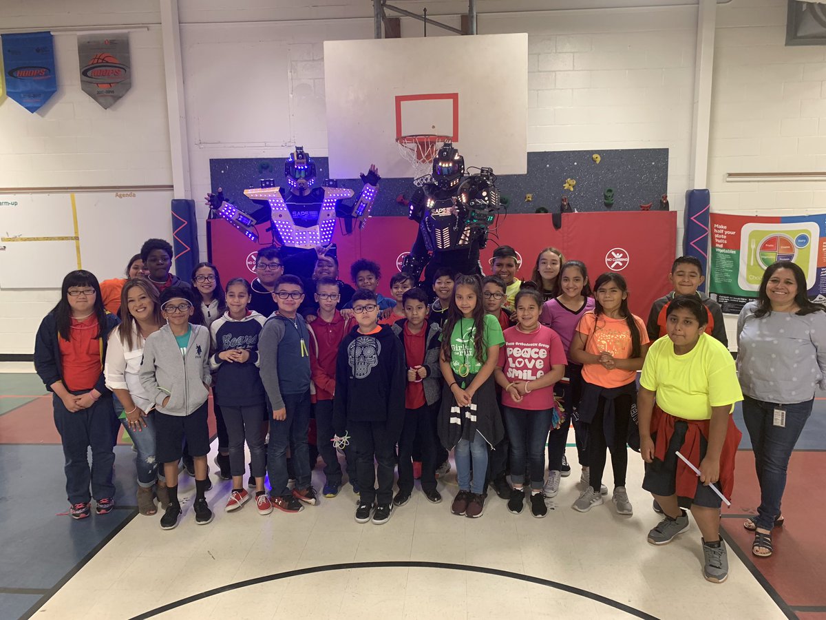 MsDAliano's tweet image. What an amazing day @NISDCable. Bunt cakes, a STAAR Rally with dancing robots and tonight a Mother Son dance put on by our awesome 5th grade team. @janie_can_too @MrsWLindsey @HdzMaestro @MendozaCindy83 Mrs. Ramon and Mrs. Hinojosa. #ThisisCable @NISD @jgarza077 @SillerRosie