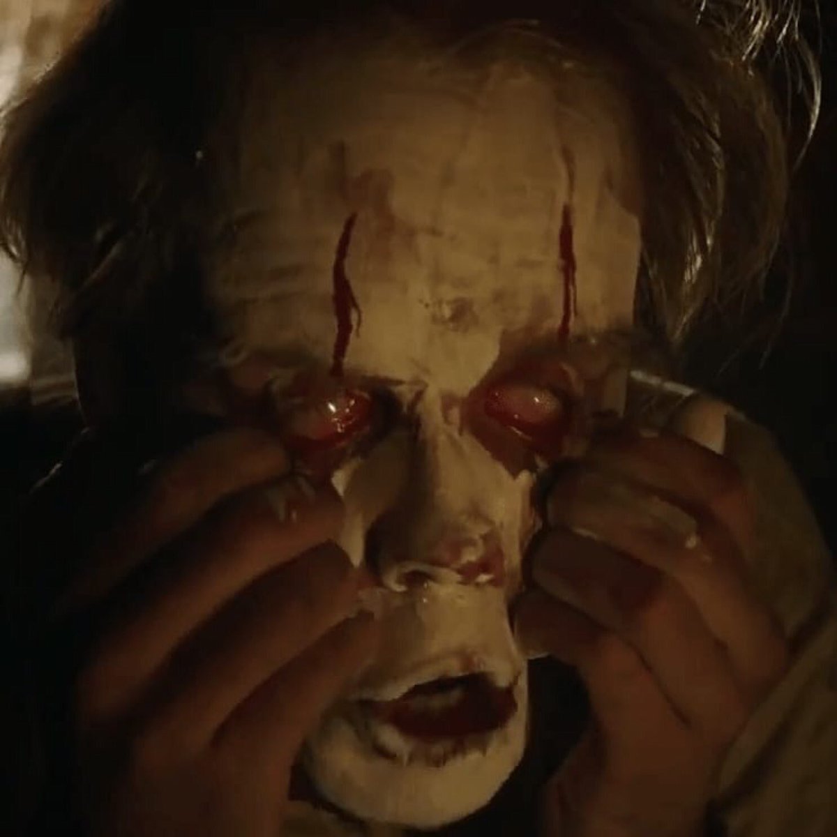 Monstruos.cl tweet media