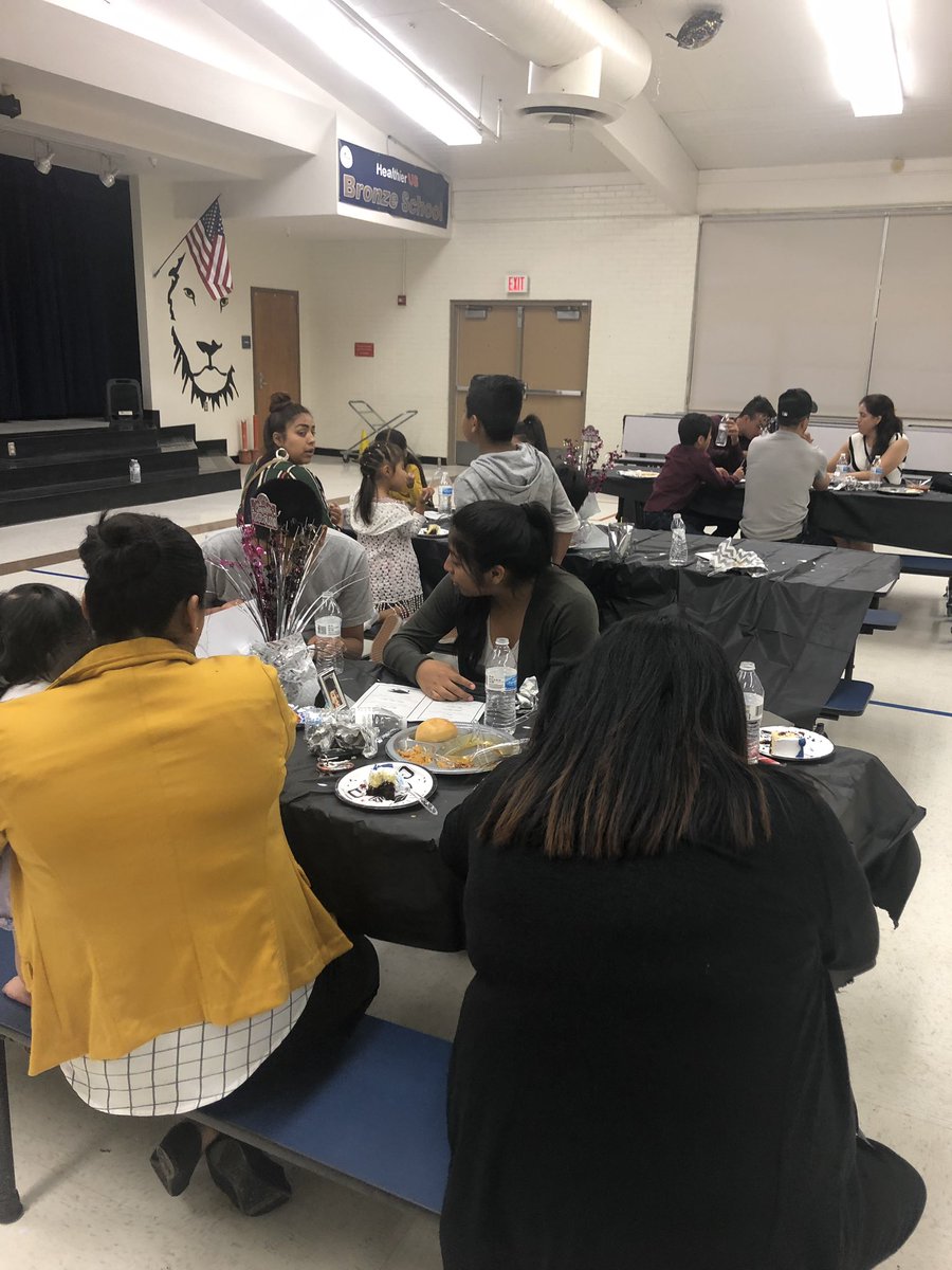 Monica Romero tweet media