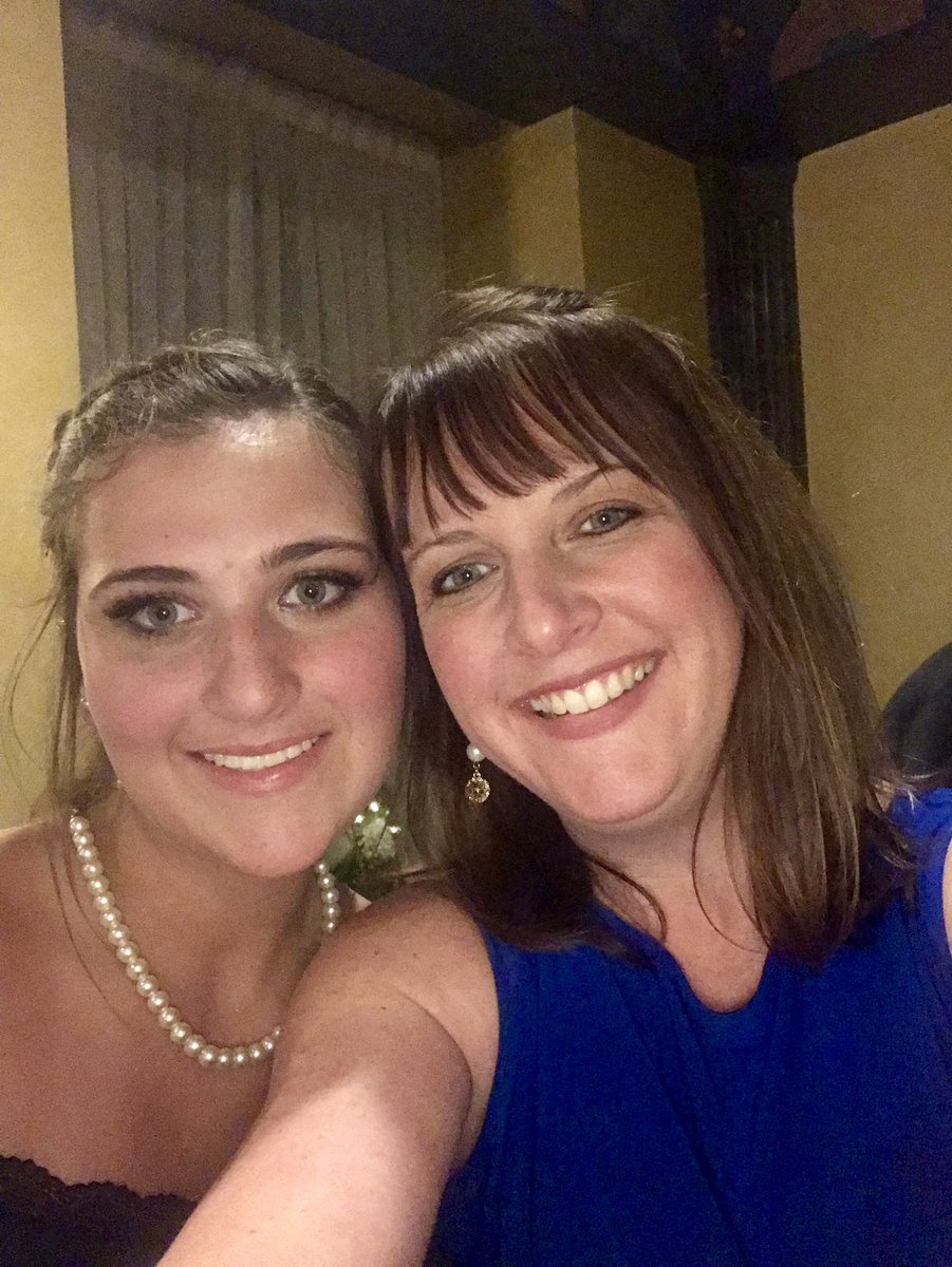 rdecesare's tweet image. My seniors!!  #contemporaryissues