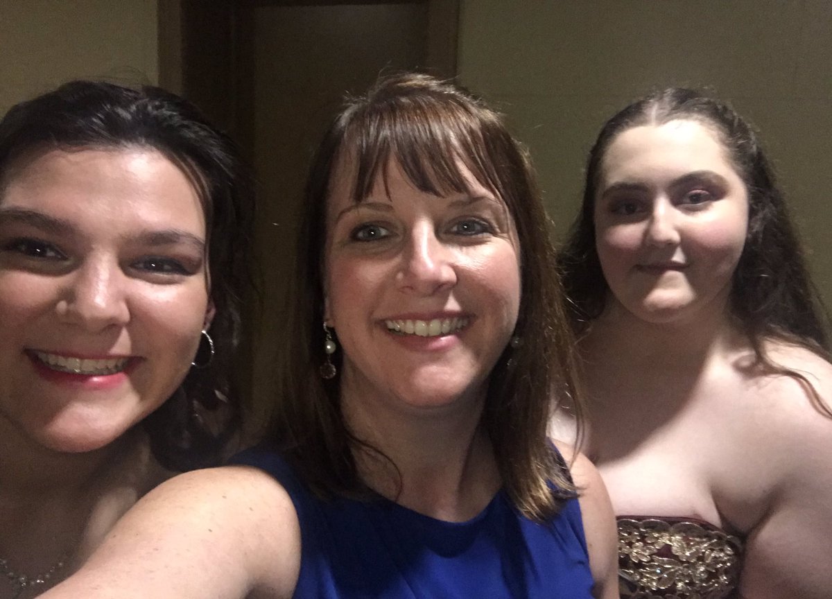 rdecesare's tweet image. My seniors!!  #contemporaryissues