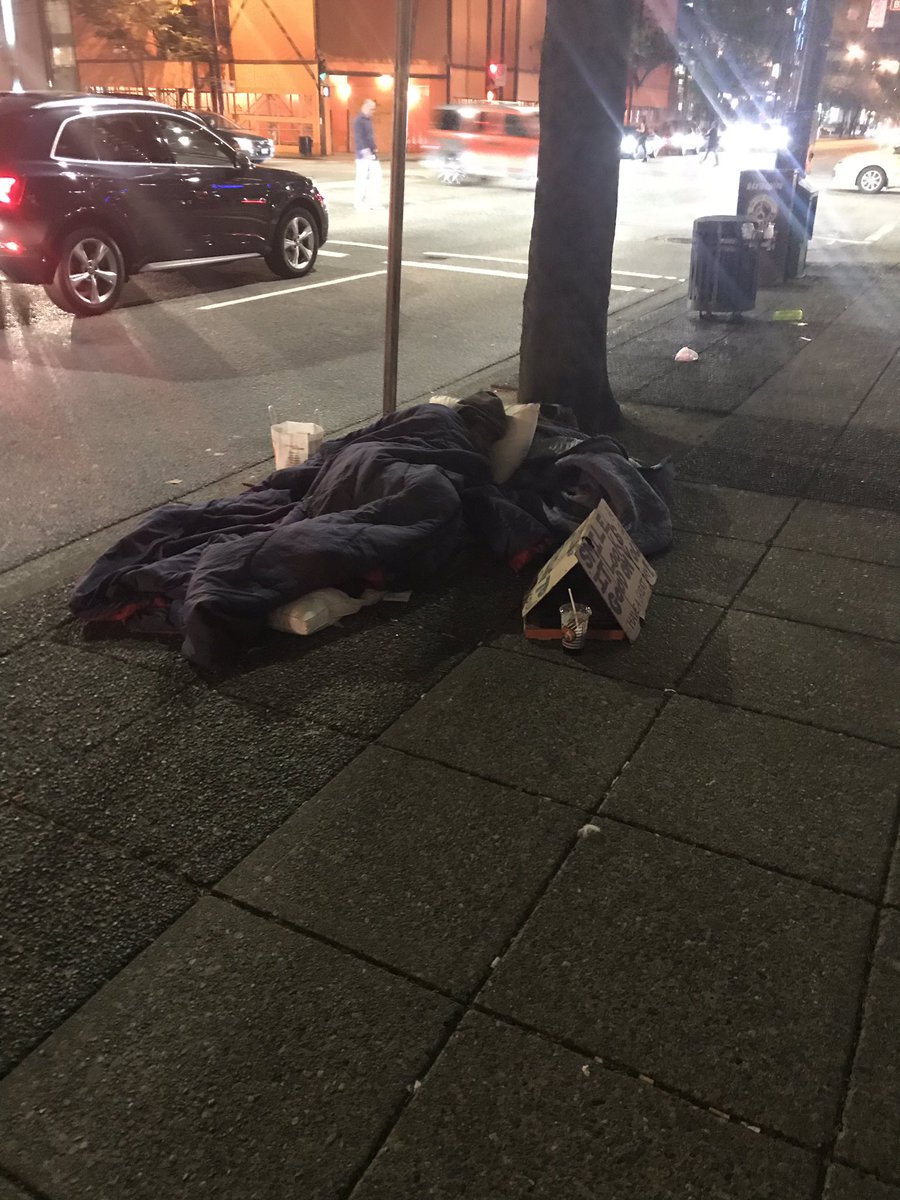 iceTyyc's tweet photo. The #YVR homeless situation. Is severe. #SolutionNeeded https://t.co/2lAFckjCTR