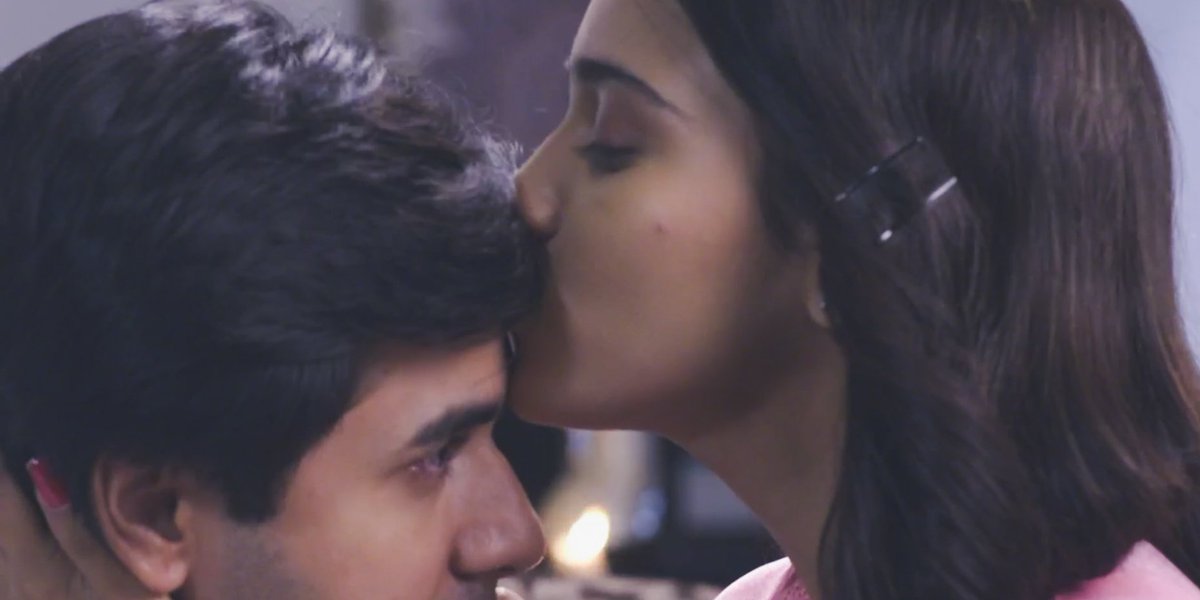 forehead kiss - cheek kiss. and she was so ready to kiss on his lips  #YehUnDinonKiBaatHai