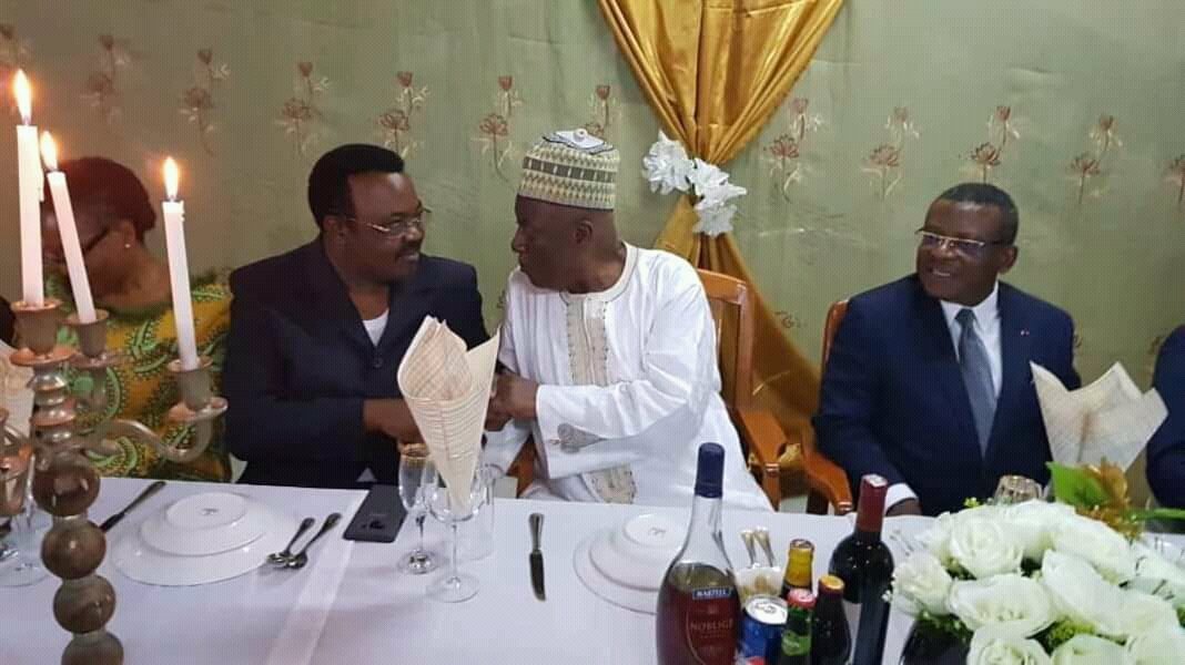 dion_ngute's tweet photo. Ce passage à bamenda se clôturera par un époustouflant dîner chez le leader de l'opposition le chairman  john fru ndi... merci une fois de plus pour cet accueil chaleureux par les les populations de bamenda et à son leader politique. https://t.co/AJJxHBda4r