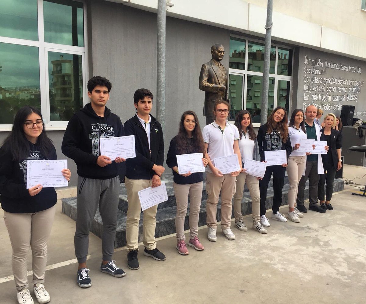 DAGİS ve TYT sınavlarında derece yapan öğrencilerimize sertifikaları verildi. Kendilerini tebrik ediyor başarılarının devamını diliyoruz.🍀🏆
#ciglibilimdogakoleji #lise #eğitim #başarı #hepdahafazlası #izmir 
<a href="/KvancBarlas/">Kıvanç Barlas 🇹🇷</a> <a href="/SelinGundogu/">Sultan Selin Gündoğu</a> <a href="/Glrbci/">Gül Arabaci</a>