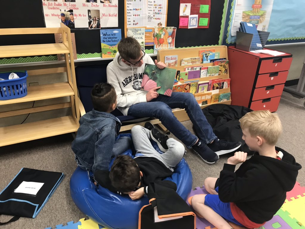 bprokesch's tweet photo. 7th gr Ss in the Kindness Club read to Ss at HST today! #stsd7 #YourSalisbury https://t.co/46Gu4MZxZW