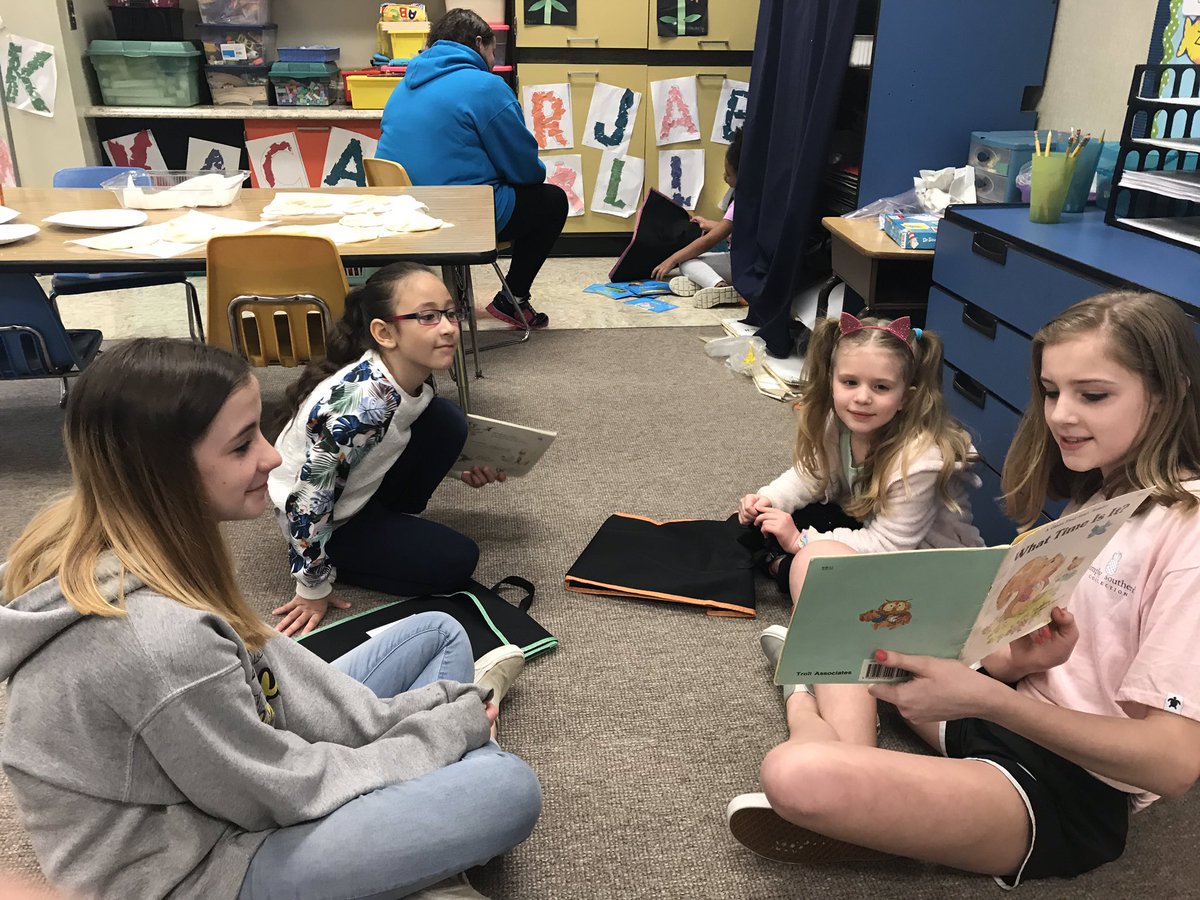 bprokesch's tweet photo. SMS Kindness Club visited grades K-2 HST to read with them #readingfun #stsd7 #YourSalisbury https://t.co/w5VeBZCwMm