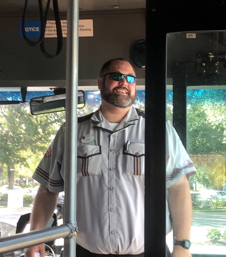 jenniemac20's tweet photo. Going to @WDWHS? You have to ride on Joseโs bus!!! He is awesome...So much fun! @WDWToday #castcompliment #hollywoodstudiosย ย #honorarybusdriver #busdriversrule https://t.co/h3B9P1efJB