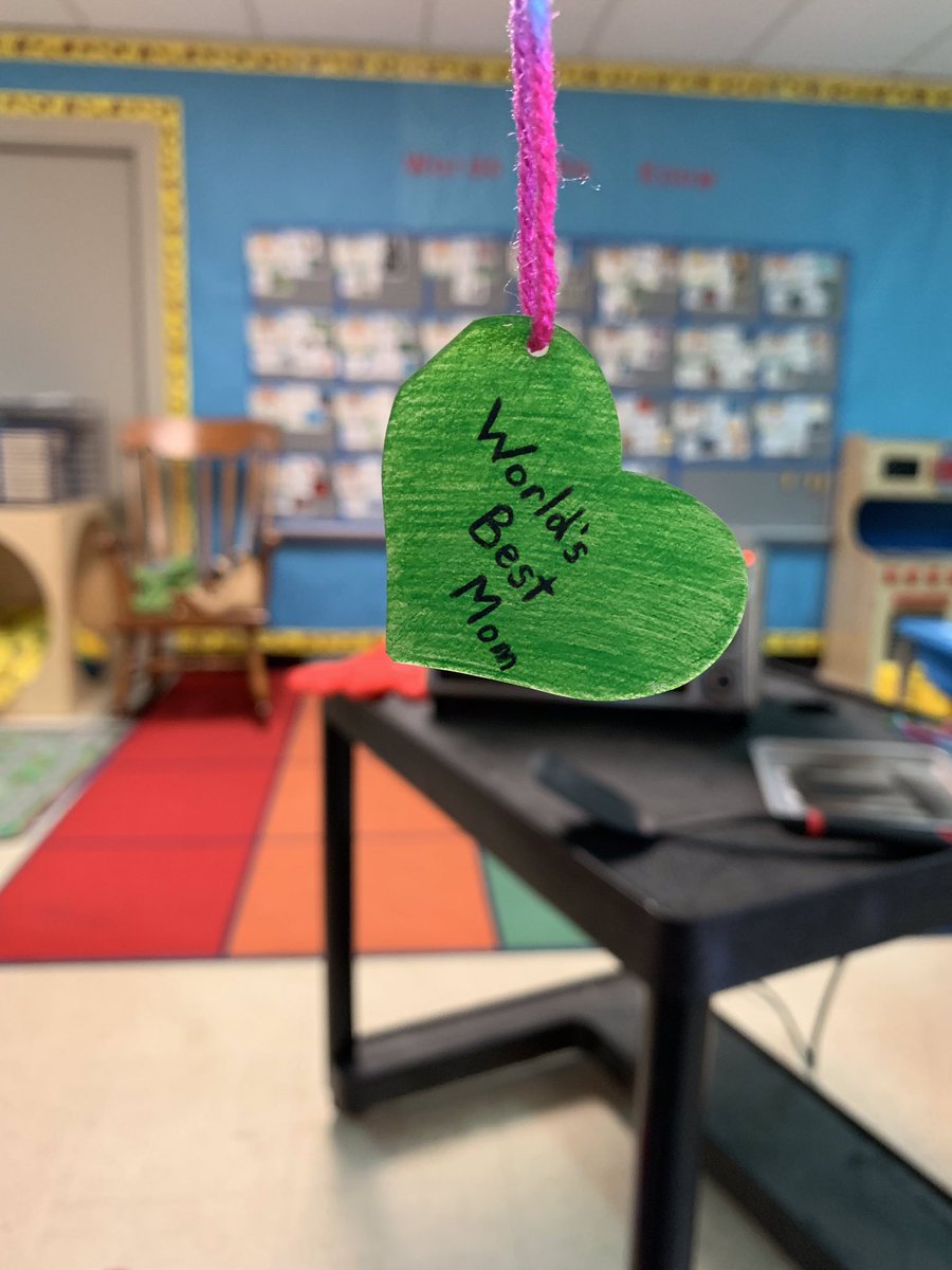 FPSBillieKids's tweet photo. PPCD kiddos making Shrinky Dinks for their moms during Friday “Cooking Show.” Happy Mother’s Day!! #FPSPride #TeamMWhite #TeamFlink https://t.co/zEME0nji8h