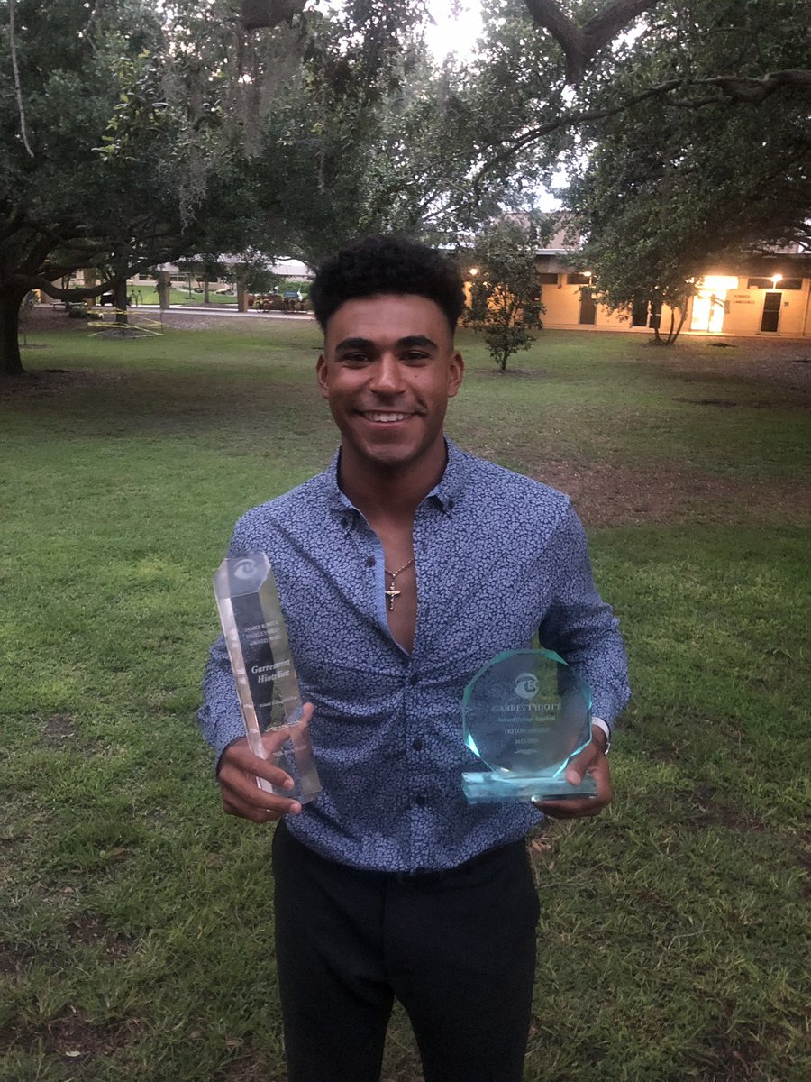 EckerdBaseball's tweet photo. Good night for the boys! #ECSPYs https://t.co/kNvYT8kGZ1