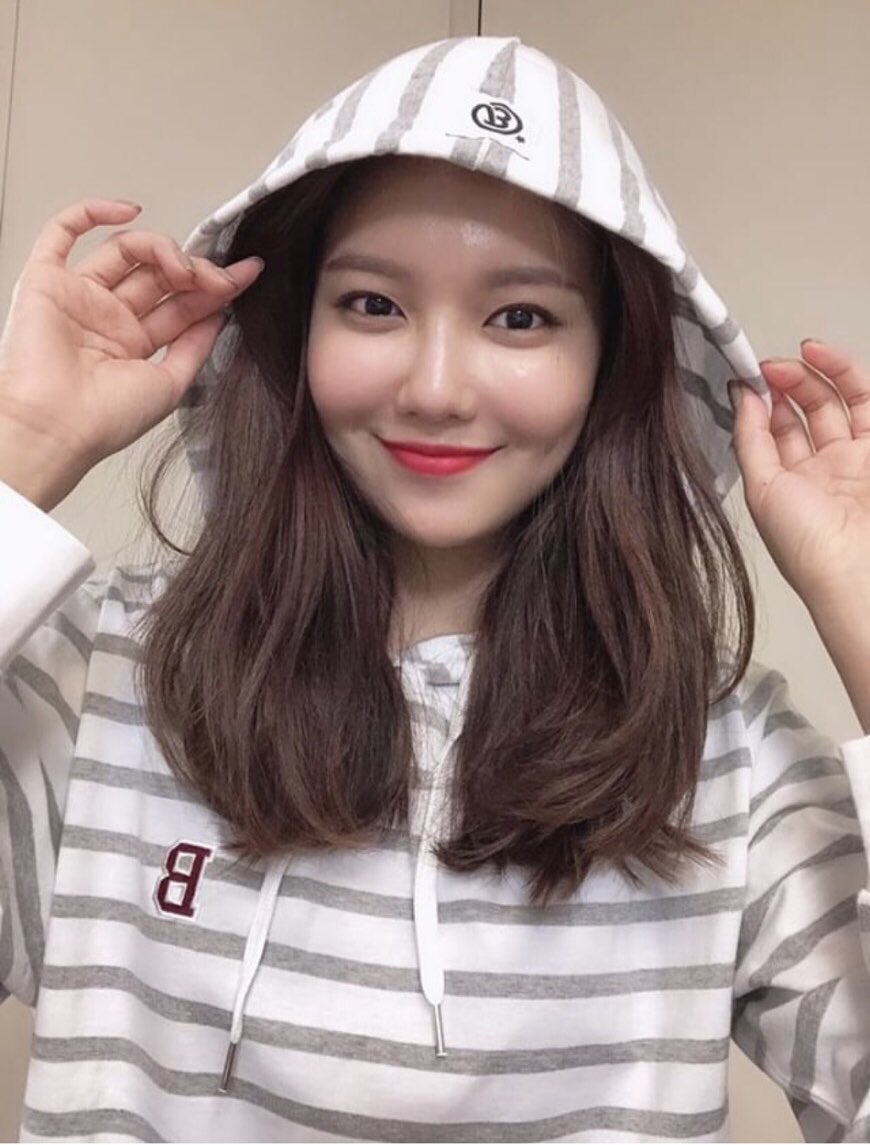 collectionsnsd9's tweet photo. #SooSeo #Seohyun #Sooyoung #Bemamingeffect https://t.co/4hS5dSvME2